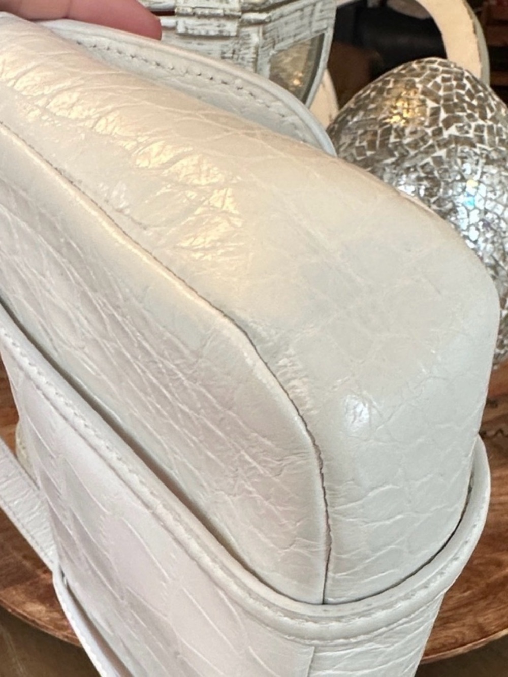 Henri Bendel White “Starlet” Crocodile-Embossed Leather Small Shoulder Bag GUC - Picture 8 of 16